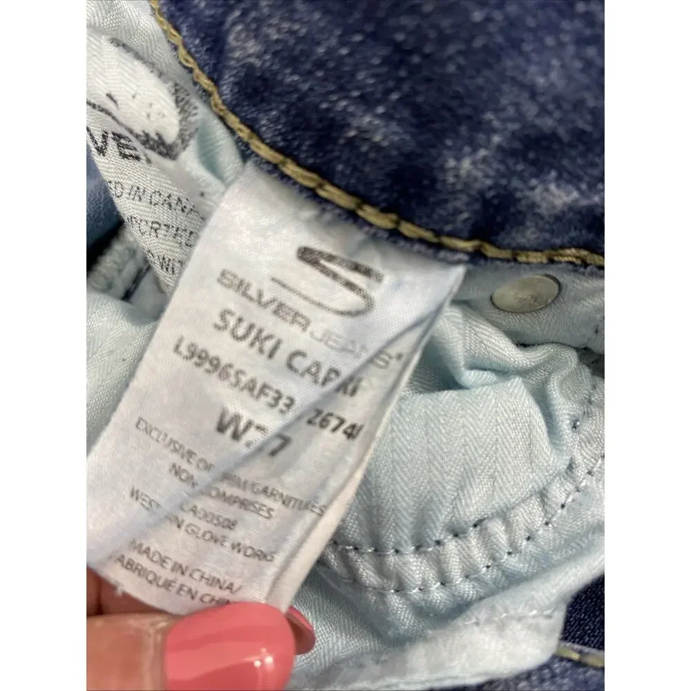 Silver Suki Capri Jeans Womens Size 27 Medium Wash Denim Low Rise‎ Distress
